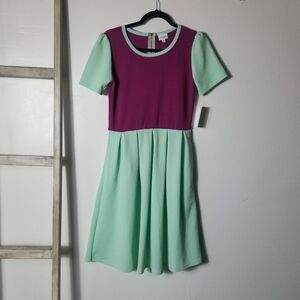 NWT LULAROE WOMEN'S AMELIA STYLE DRESS SIZE MEDIUM